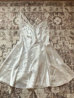Vintage 90s Victoria's Secret White Satin Lace Chemise slip